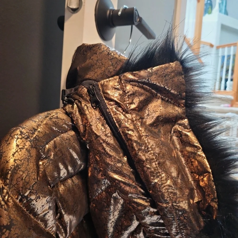 Metallic Gold Puffer Jacket - Picture 5 of 10